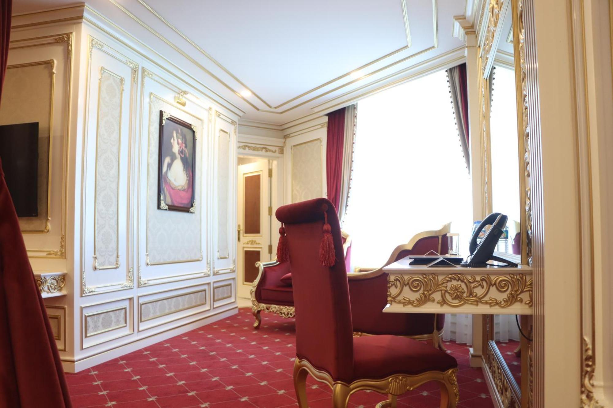 Cristal Erbil Hotel Экстерьер фото A suite at the hotel