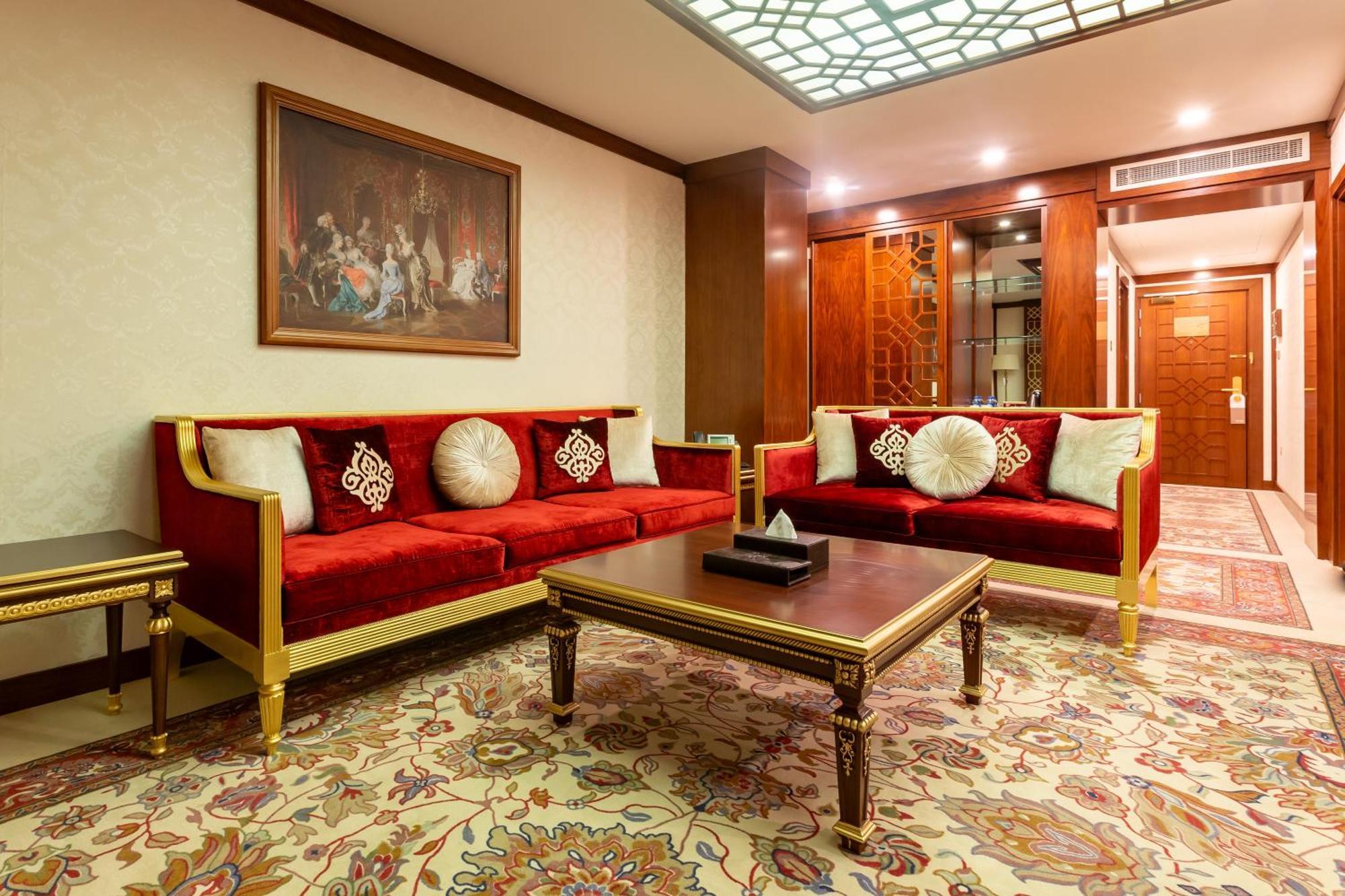 Cristal Erbil Hotel Экстерьер фото A living room in the Presidential Suite