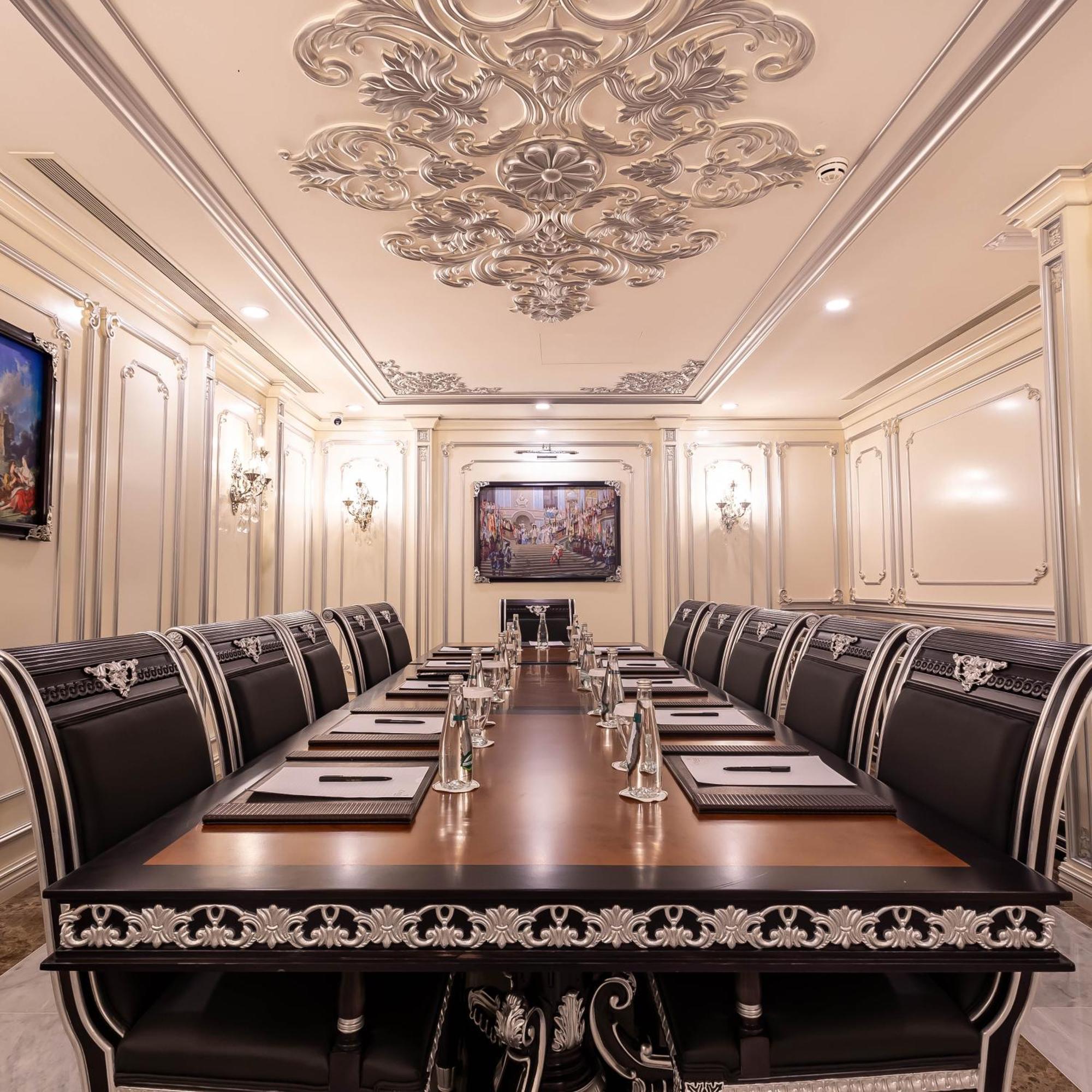 Cristal Erbil Hotel Экстерьер фото The boardroom of the hotel